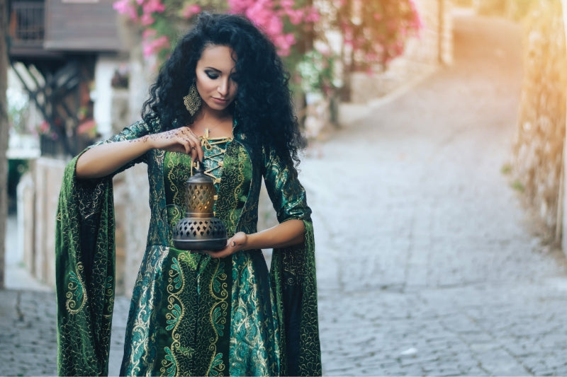 Buy Kaftan for Women: Different Types (And Styling Tips)